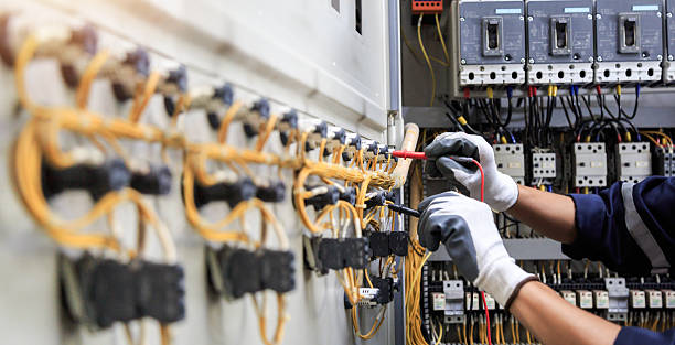 Professional Electrician technician working in University Gardens, NY